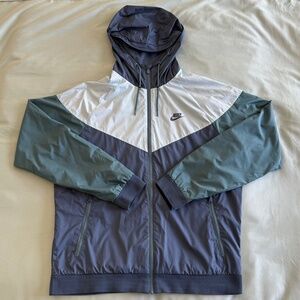 Nike Windrunner Hooded Lightweight Jacket/Windbreaker Blue